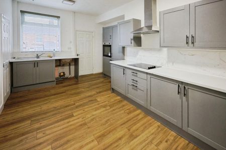 2 bedroom House To Let Total Size: 829 SQ FT - Photo 4