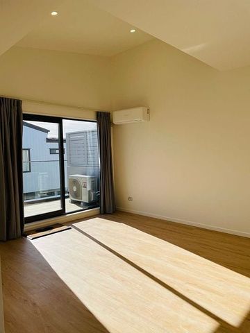 Brand new, 2 bedroom, 2 bathroom & 2 living room - Photo 3