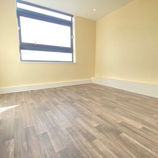 Flat 10 Oakfield House, Preston New Road, Blackburn. BB2 6AY - Photo 1