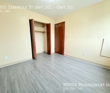 BRIGHT & SPACIOUS 2BEDROOM/1BATH UNIT ON SEMINOLE- INCLUSIVE - Photo 4