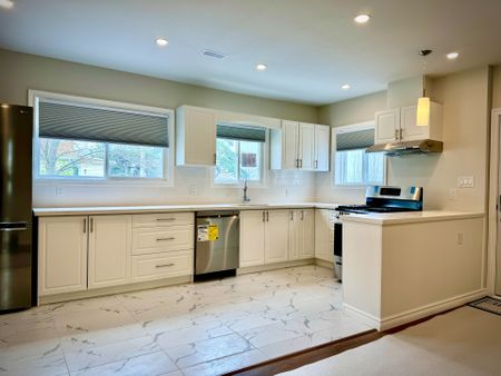 For Lease - 831 Beach Boulevard Unit# 101, Hamilton, Ontario - Photo 2