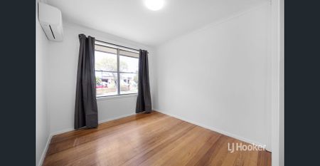 Bright, Spacious, and Ideally Positioned for Lifestyle! APPLICATIONS NOW OPEN - Photo 3