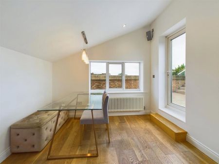 3 bedroom penthouse to rent - Photo 5