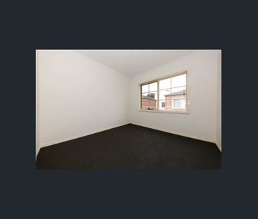 Spacious & Secure Apartment in a Prime Location - Photo 4
