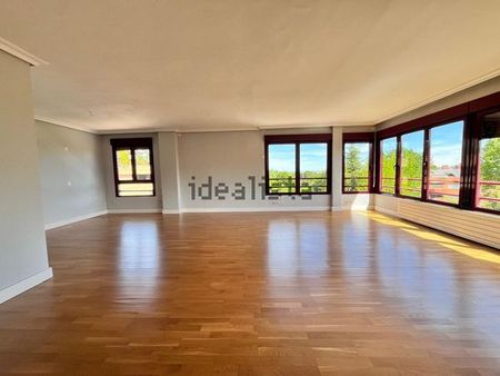 Alquiler de piso en Paseo de los Parques s/n - Photo 4