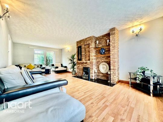 4 bedroom detached house to rent - Photo 1