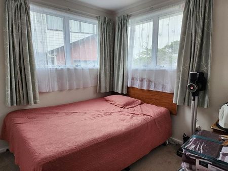 Charming 3 Bedroom House in Papatoetoe - Photo 4