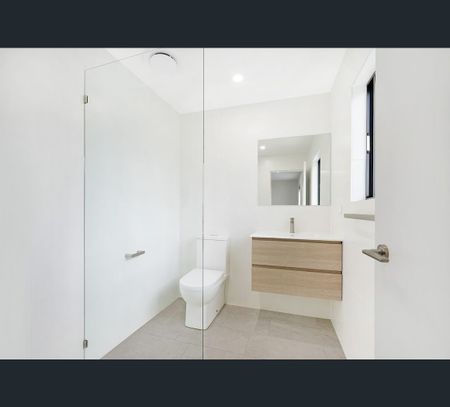2/125 Crest Road, Albion Park, NSW 2527 - Photo 2