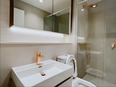 1 Bedroom-furniture included - Photo 5