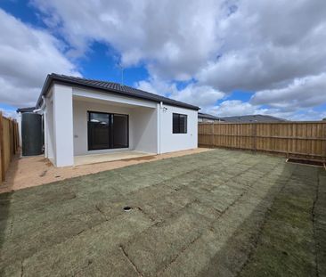 🏡 Stunning 4-Bedroom Family Home in the Heart of Sunbury – $550 per... - Photo 5