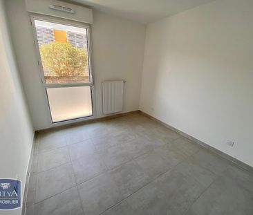 Location Appartement 3 pièces 59m² HYERES 83400 - Photo 4