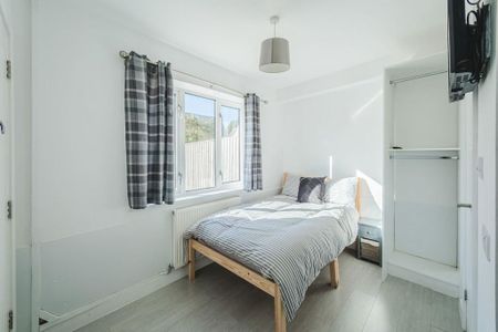 1 bedroom house of multiple occupation to rent - Photo 2