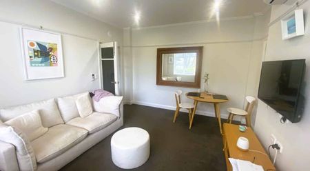 Gem on Oriental! - Photo 2