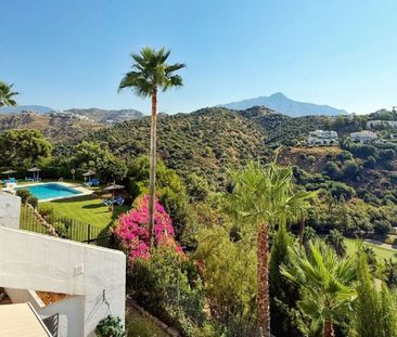 3 Bedroom Apartment For Rent in La Quinta, Málaga - Photo 3