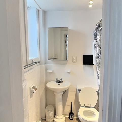 1820 Boul. Rosemont - Photo 1