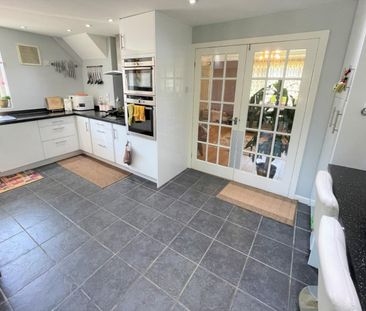 3 bedroom House To Let - Photo 5