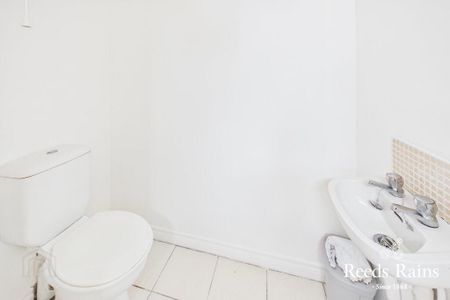 4 Eden Court, Carrickfergus, BT38 7QB - Photo 3