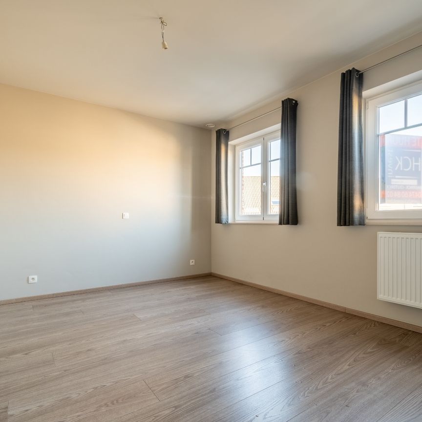 WAREGEM - Rustig gelegen recente woning met 2 SLPK op topligging! - Photo 1