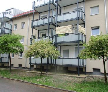 Nette Nachbarn gesucht! Renovierte 2-Zimmer-Wohnung mit Balkon! - Photo 2