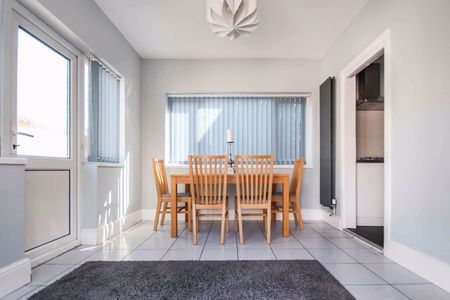 Winton, Bournemouth - Photo 3