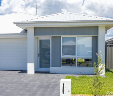 STUNNING 4-BEDROOM DUPLEX IN FORSTER!! - Photo 5