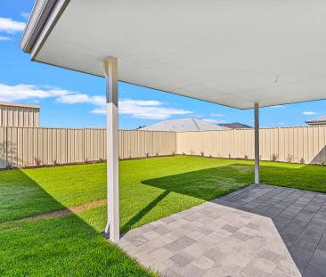 Beachside Family Living at Its Best - 3 Anaconda Loop, Dawesville - Photo 3