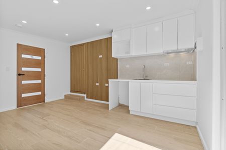 Modern 1-Bedroom Flat in Tregear - Photo 3