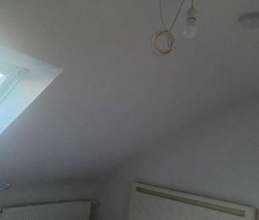 Nachmieter – 2-Zimmer-Dachgeschosswohnung Frankfurt-Griesheim - Foto 5