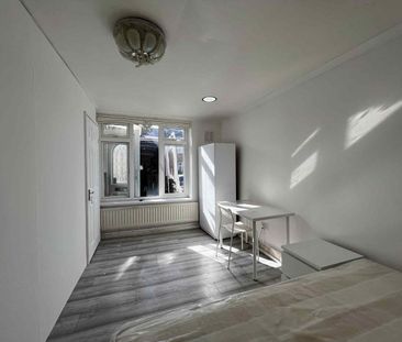 Room in a Shared House, Langbrook Road, SE3 - Photo 3