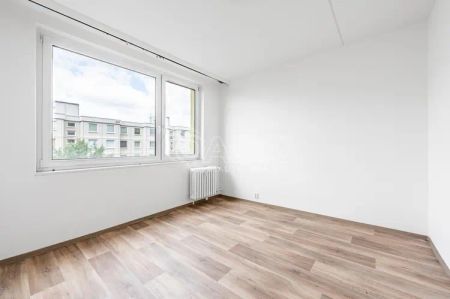 Pronájem světlého bytu, 3+kk s lodžií, Poljanovova, Praha 4 - Photo 2