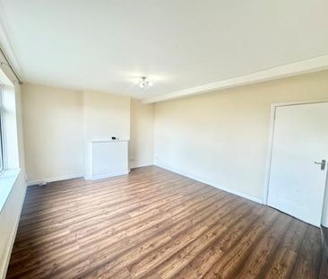 3 bedroom end of terrace house to rent - Photo 6