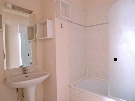 Location Appartement 3 pièces 63m² LA ROCHELLE 17000 - Photo 3