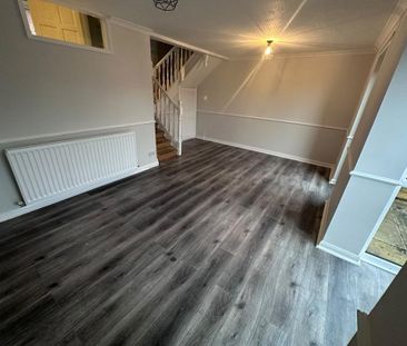 2 bedroom terraced house to rent - Photo 3