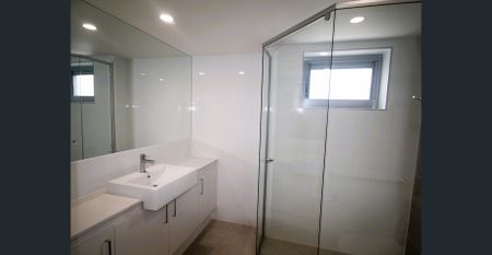 Luxury Apartment in the Heart of Maroochydore! - Photo 4
