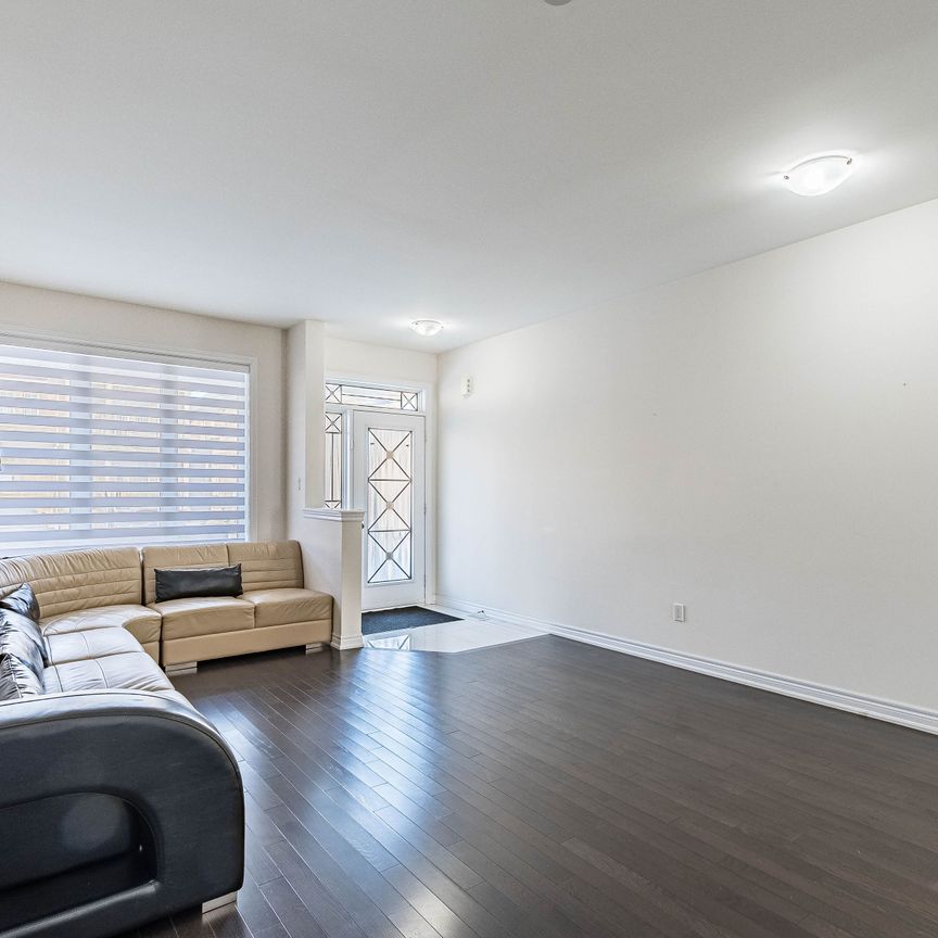 For Lease - 11 SPOKANNE Street, Brampton, Ontario - Photo 1