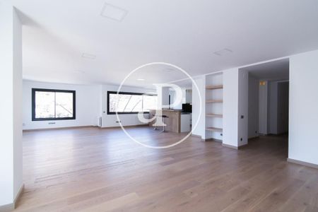 Flat for rent on Passeig de la Bonanova - Photo 2