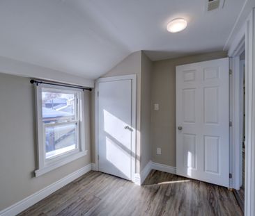 For Lease - 24 Duke Street Unit# 3, Brantford, Ontario - Photo 3