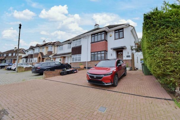 3 bedroom semi-detached house to rent - Photo 1