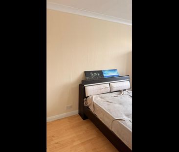 Room in a Shared House, Swindon Close, IG3 - Photo 4