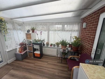 2 bedroom maisonette to rent - Photo 3