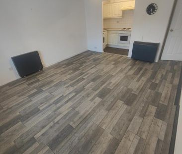 1 bedroom flat to rent - Photo 6