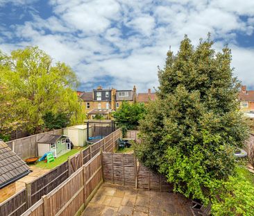 2 Bed Flat, Chestnut Road, SW20 - Photo 5