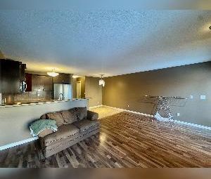 3 Bed 2.5 Bath Single Garage Home Fort Sask. - Photo 1