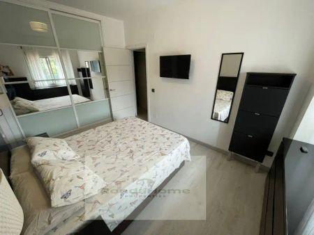 Piso de alquiler en Calle Tona Radely, El Pinillo - Photo 2