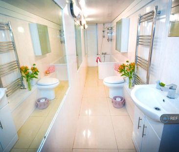 1 bedroom flat to rent - Photo 4