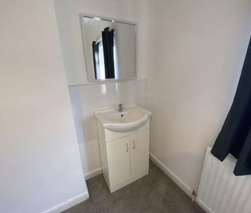1 bedroom in a house share to rent - Photo 6
