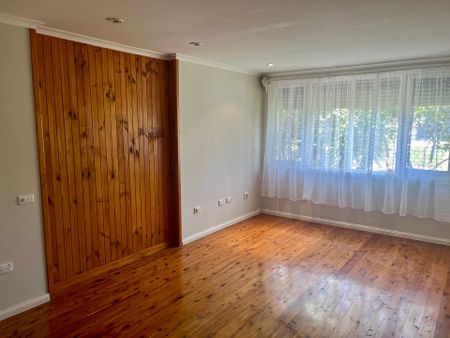 CONVENIENT LOCATION! - Photo 3