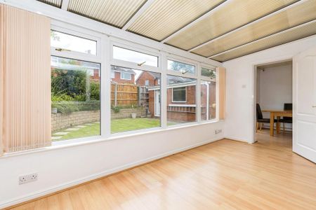4 bedroom semi-detached house to rent - Photo 3