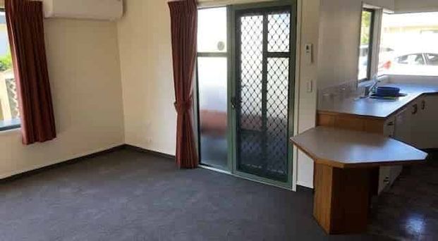 Comfortable, warm, north facing 3 bedroom home - Photo 1