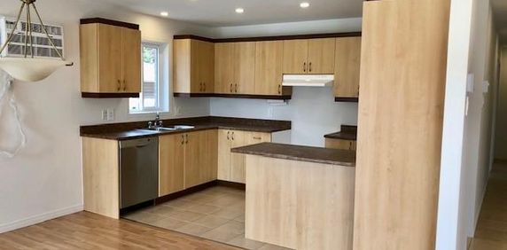 Beau et grand 4.5 de 1 200 p.c. pour 55 ans et plus - Photo 2